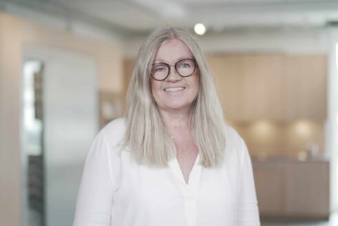 Birgitta-Larsson-Delägare-_-Försälj.-KökBad.JPG-scaled-490x327 (1).jpg__PID:3ebb8abf-51bb-423d-82c4-36f8506b030b