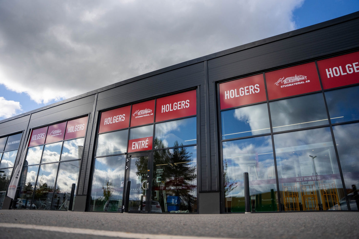 Fasadbild på byggvaruhuset Holgers i Jönköping.